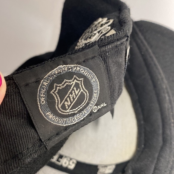 Blackhawks hockey hat cap 100% wool embroidered NEW Era side hit 61.5 cm - Picture 8 of 8